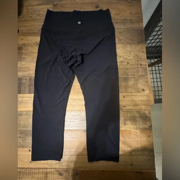 Lululemon Athletica Black Capri Leggings - Picture 4 of 5